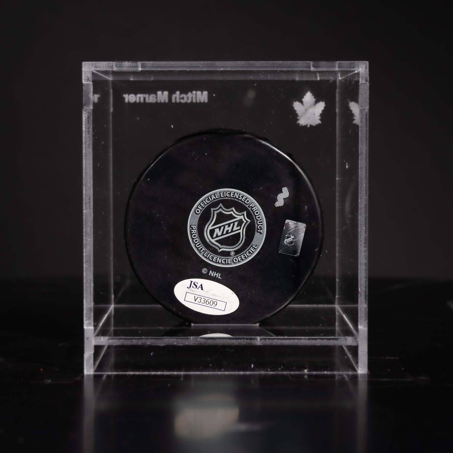 Puck Firmado Mitch Marner - Toronto Maple Leafs